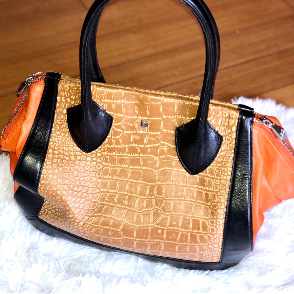 POUR LA VICTORY LEATHER HANDBAG!! - Picture 2 of 8